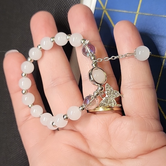 Felt's Fun Finds Jewelry - Beaded Stretch Rhinestone Butterfly Charm 6" Bracelet